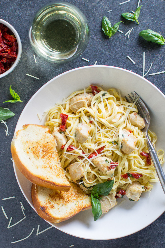 Chicken Tomato Pasta
 creamy chicken and semi dried tomato pasta