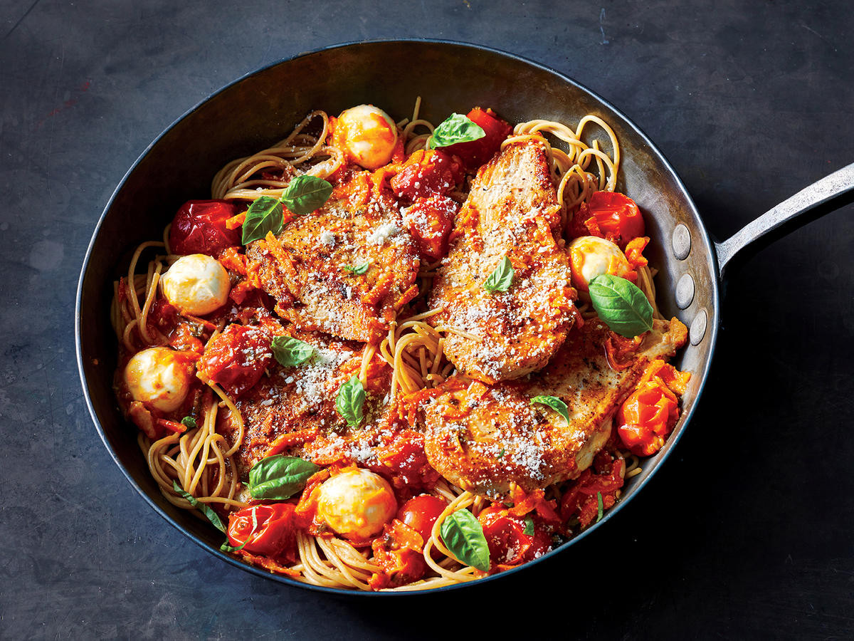 Chicken Tomato Pasta
 Make This 20 Minute Tomato Basil and Chicken Pasta