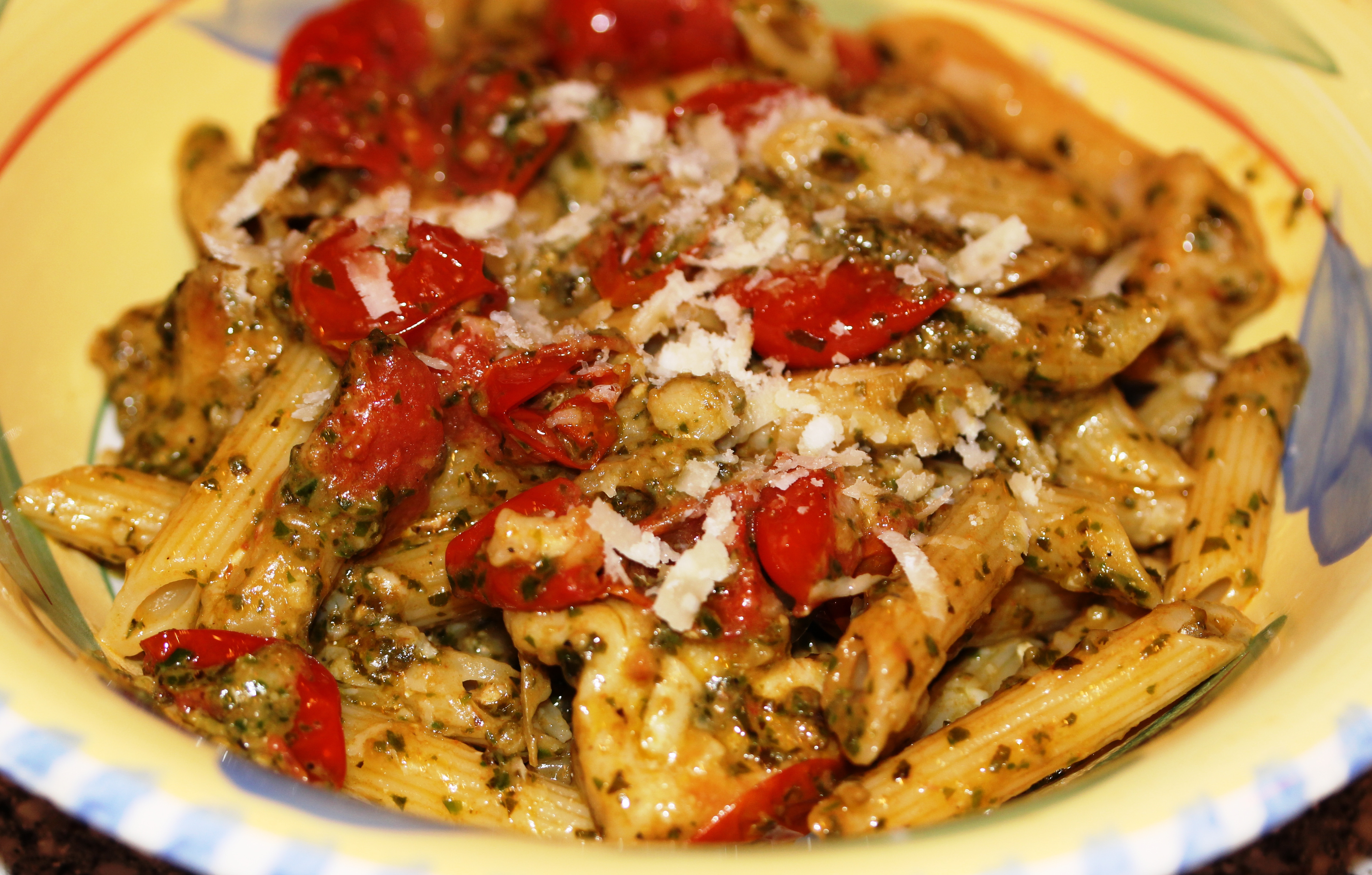 Chicken Tomato Pasta
 Pasta Pesto with Chicken & Grape Tomatoes Cook Eat Run