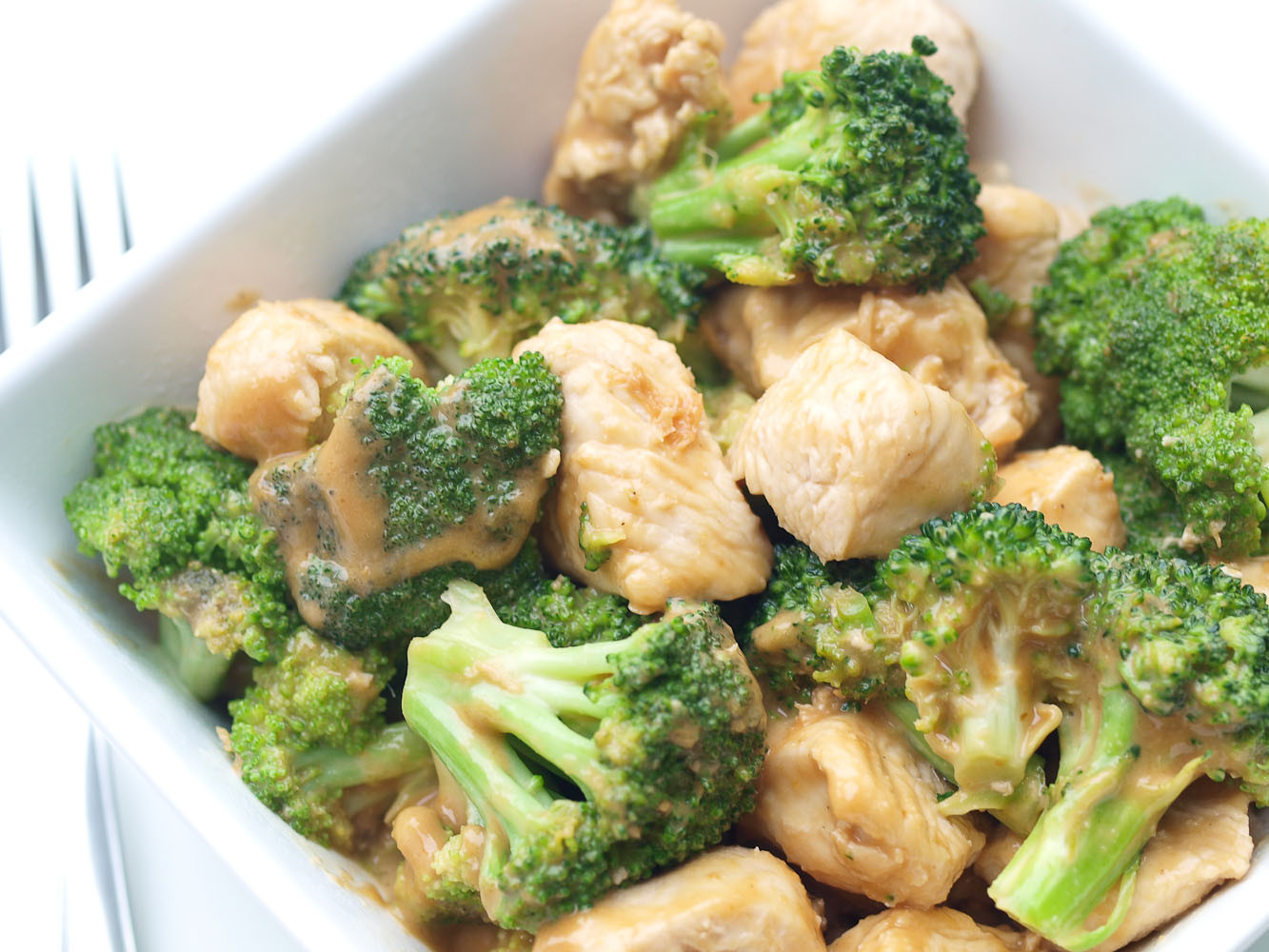 Chicken With Broccoli
 Easy Broccoli and Chicken with Peanut Sauce Happy