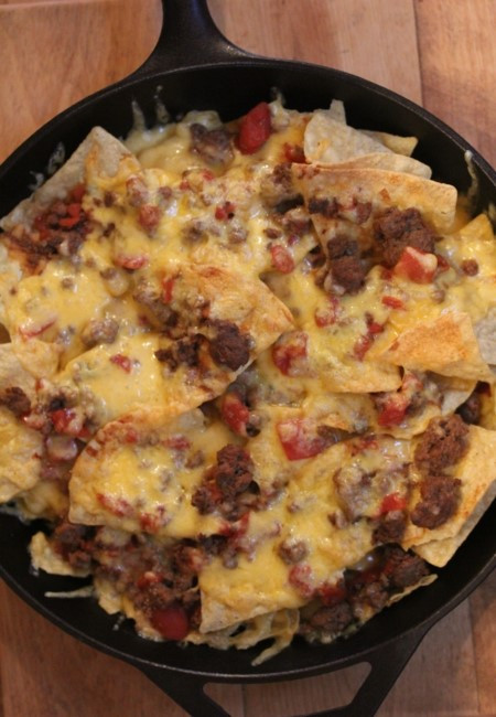 Chili Cheese Nachos
 Chili Cheese Nachos Quick and Easy Dinner