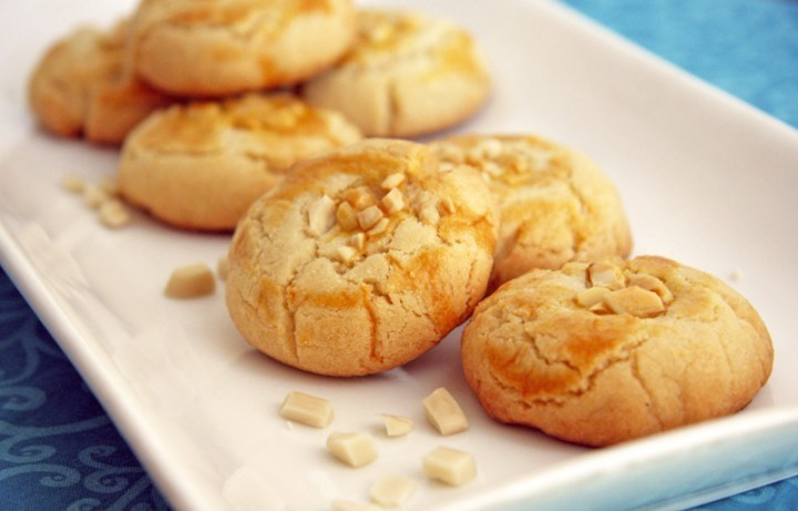 Chinese Almond Cookies Recipes
 Chinese Almond Cookies Recipe Yummy Magazine by EatOut