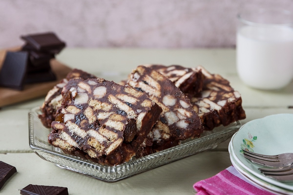 Chocolate Biscuit Cake
 Chocolate Biscuit Tiffin Cake Recipe