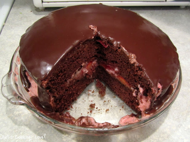 Chocolate Cake With Strawberry Filling
 Chocolate Cake with Strawberry Mousse Filling Whats