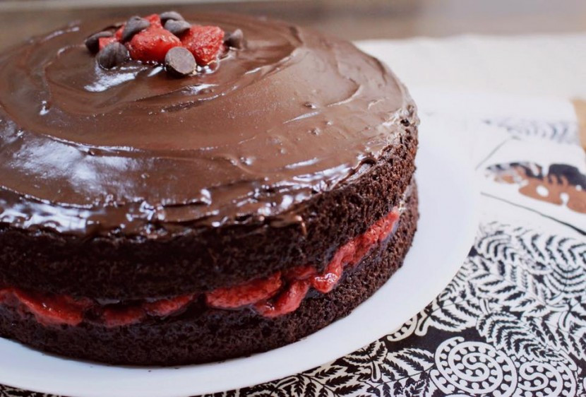 Chocolate Cake With Strawberry Filling
 Chocolate treats every mum deserves Kuali