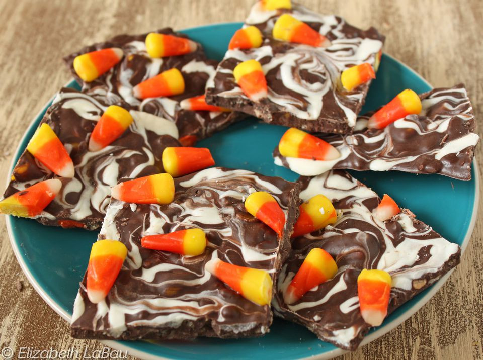 Chocolate Candy Corn
 Crunchy Candy Corn Chocolate Bark