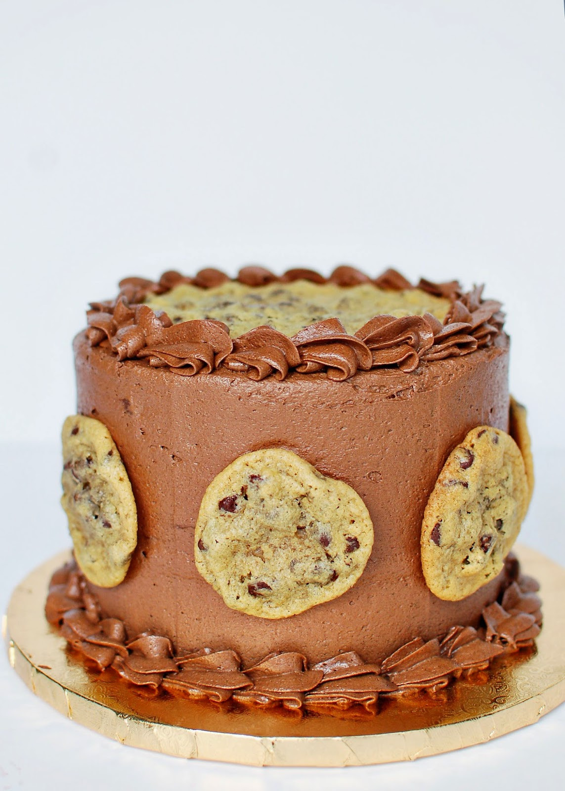 Chocolate Chip Cookie Cake
 CAKE HAPPENS Chocolate Chip Cookie Cake