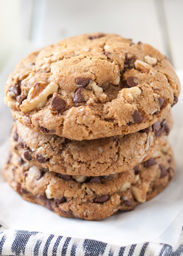 Chocolate Chip Cookies With Coconut Oil
 Chocolate Chip Cookies With Walnuts and Coconut Oil