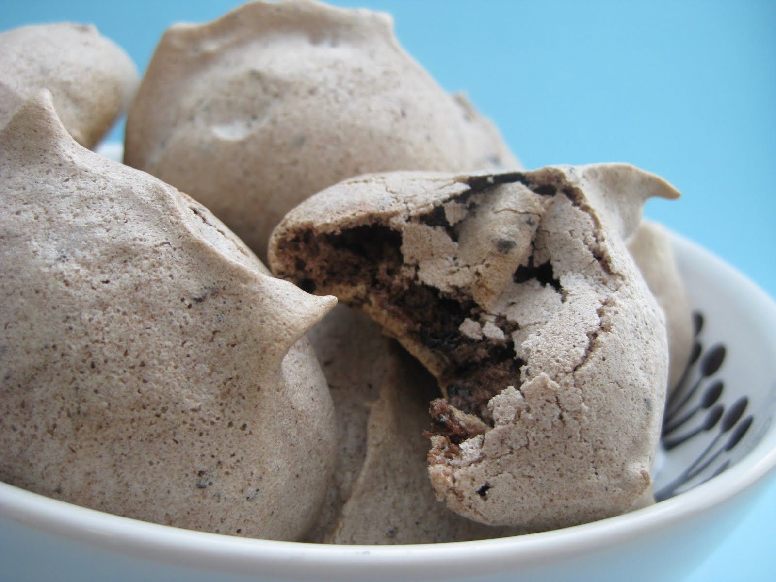 Chocolate Chip Meringue Cookies
 An empty stomach is the best cook Chocolate Chip Meringue