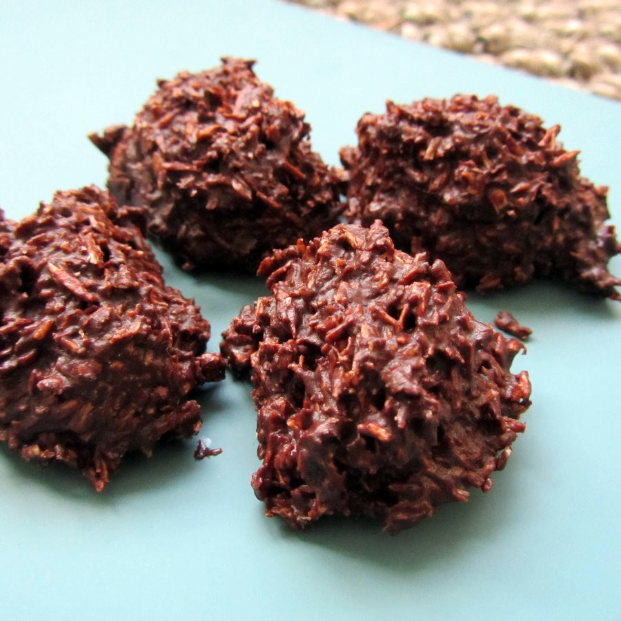 Chocolate Coconut Macaroons
 Boost you mood with food AND Chocolate Macaroons Sweet