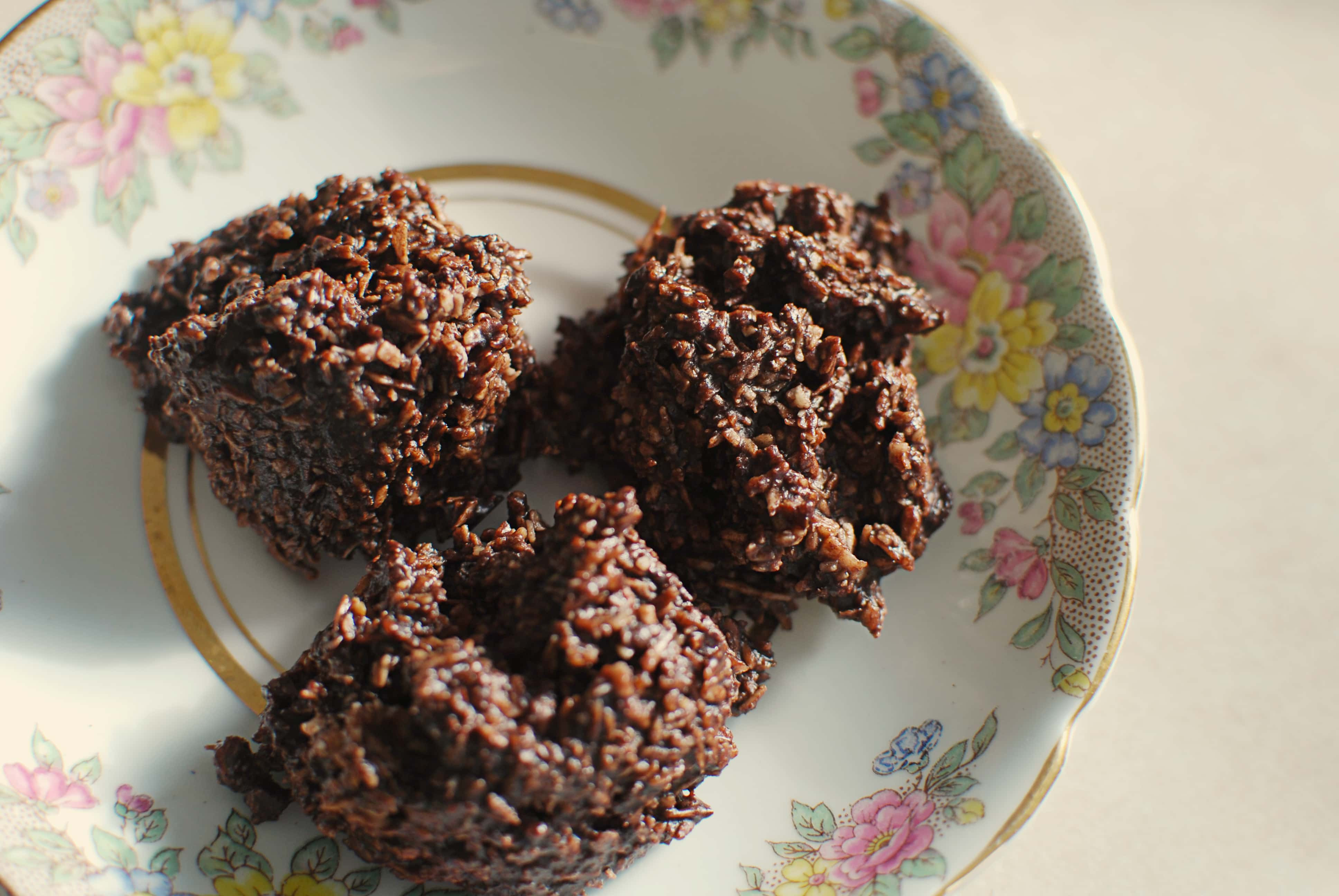 Chocolate Coconut Macaroons
 No Bake Chocolate Coconut Macaroons Grain free Dairy