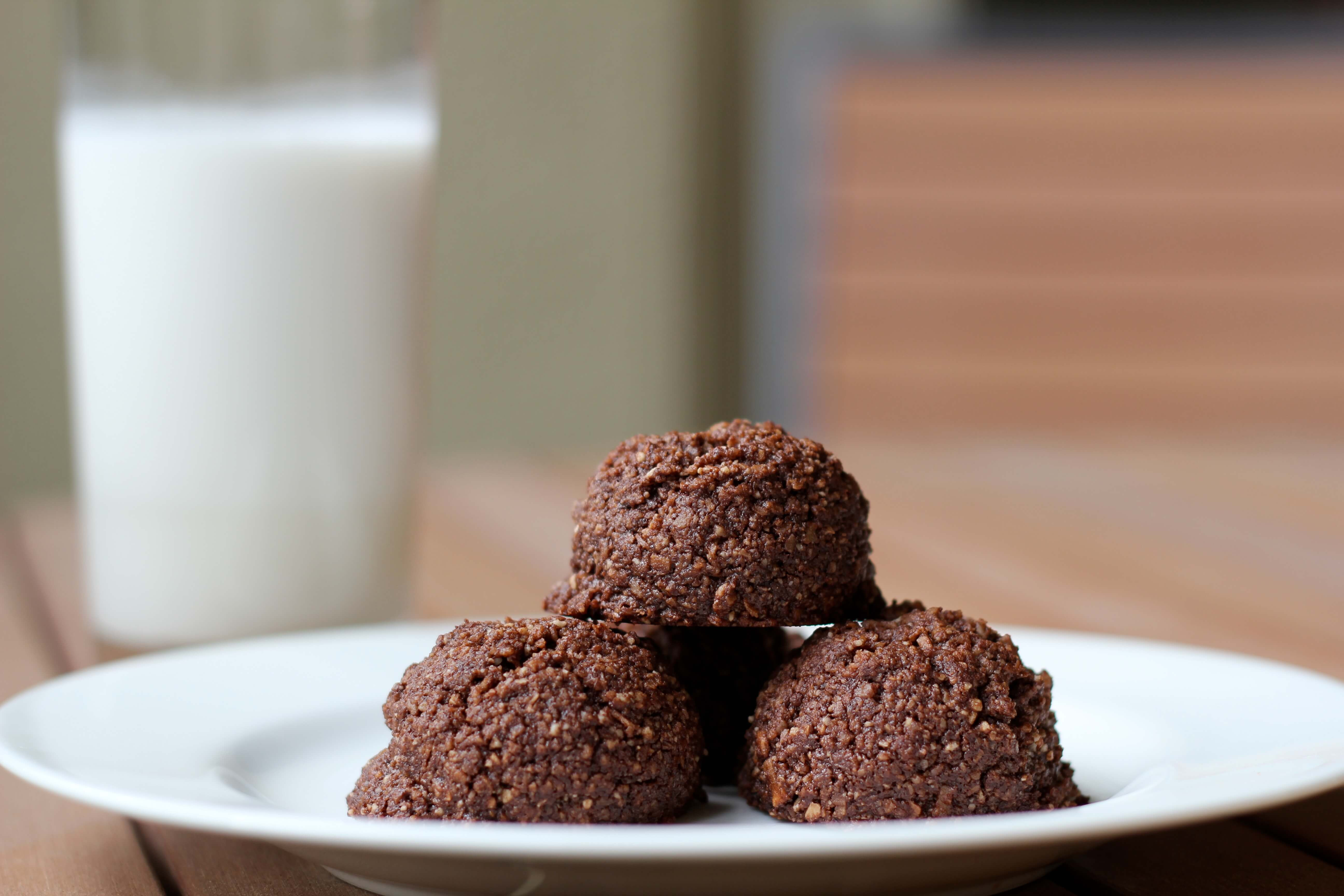 Chocolate Coconut Macaroons
 Chocolate Coconut Macaroons gluten free paleo