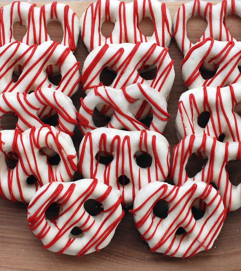 Chocolate Covered Pretzels
 Chocolate Covered Pretzels Christmas Style The