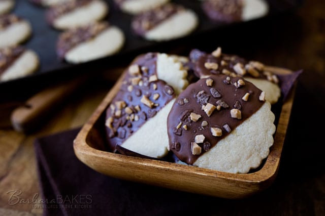 Chocolate Dip Shortbread Cookies
 Chocolate Dipped Caramel Shortbread Cookies