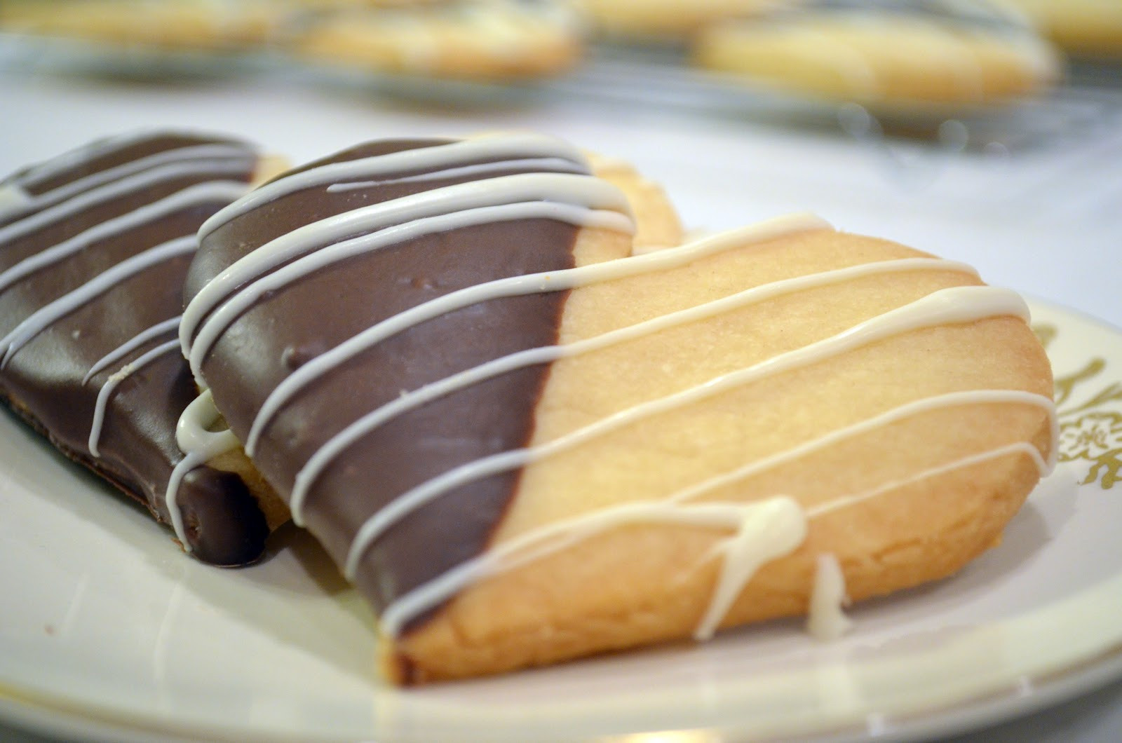 Chocolate Dip Shortbread Cookies
 Kiana Bates Chocolate Dipped Shortbread Cookies