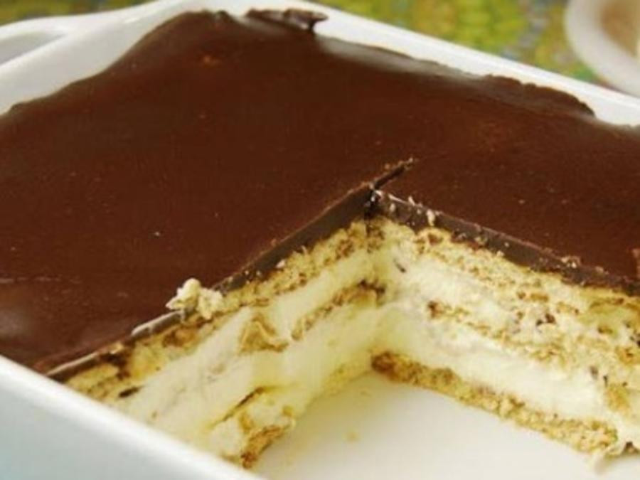 Chocolate Eclair Dessert Recipe
 chocolate eclair cake