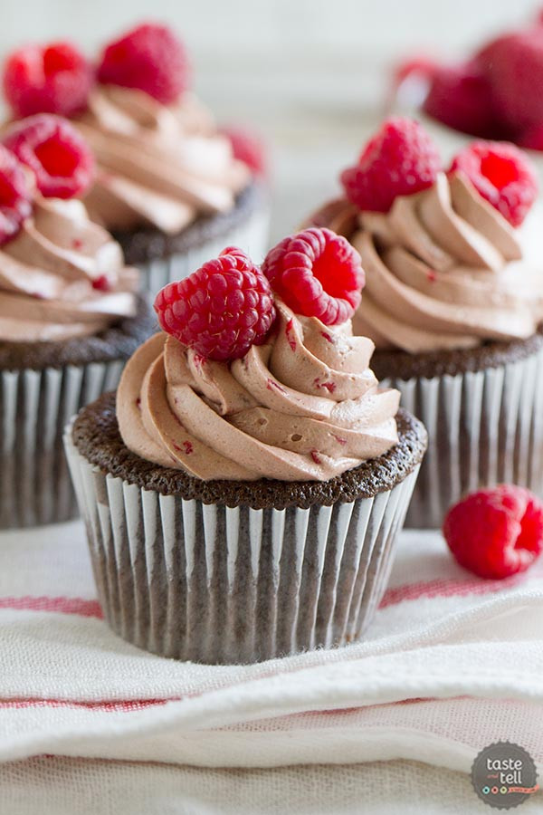 Chocolate Filling Cupcakes
 Chocolate Cupcakes with Raspberry Filling and Raspberry