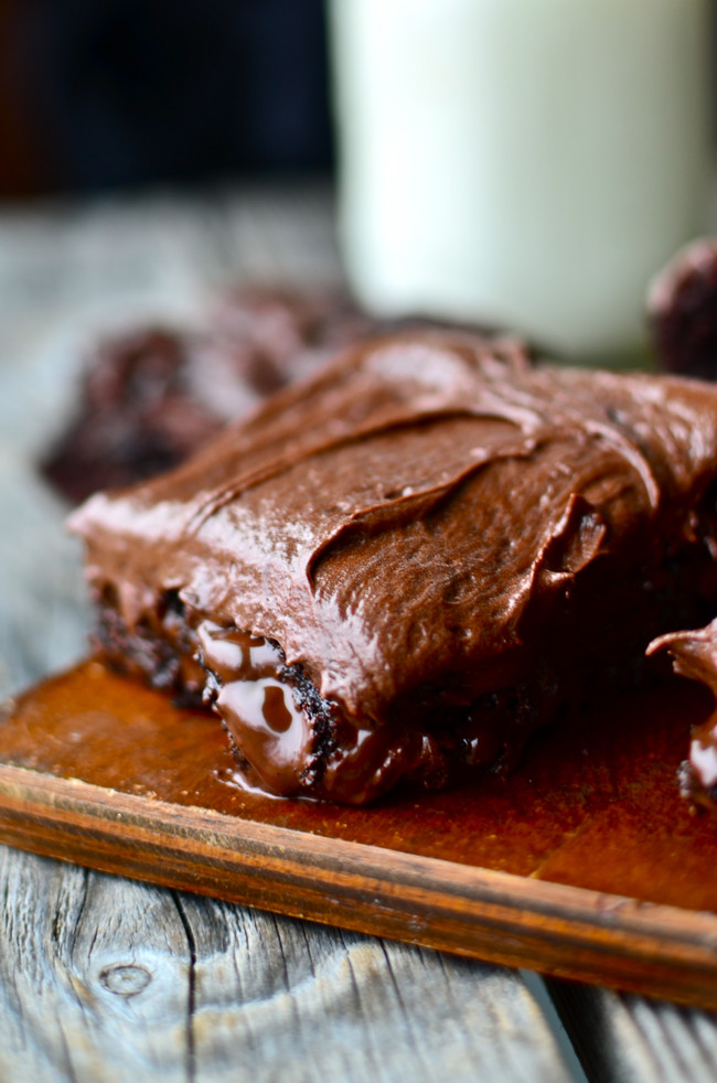 Chocolate Frosting For Brownies
 Yammie s Noshery Chewy Gooey Brownies with Creamy