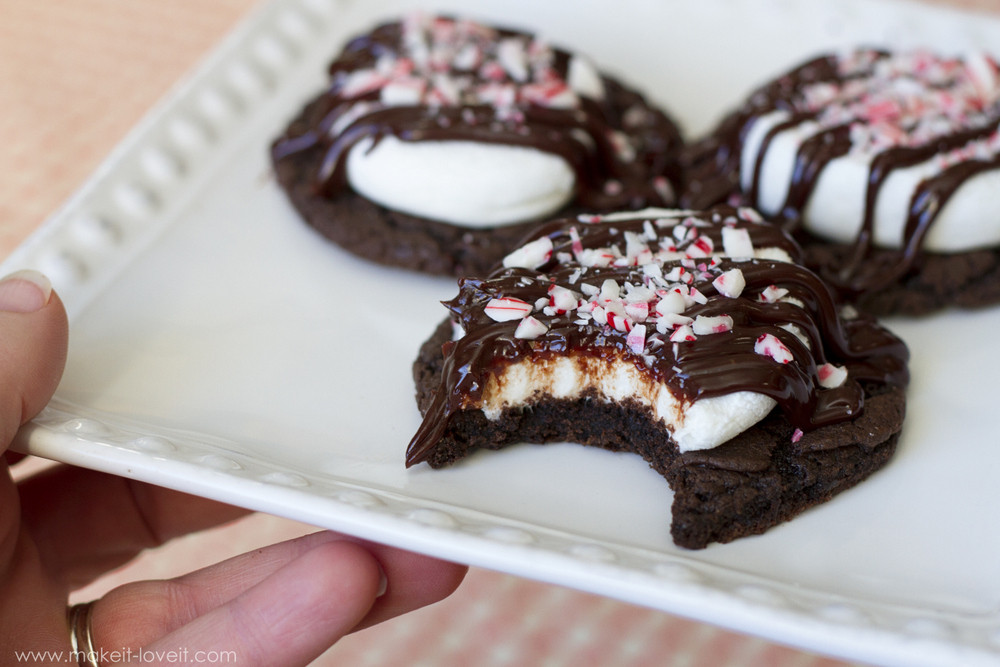 Chocolate Marshmallow Cookies
 EASY Chocolate & Marshmallow Holiday Cookie plus a