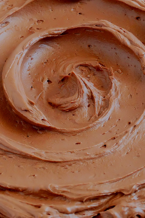 Chocolate Mousse Frosting
 Chocolate Mousse Buttercream Frosting 3 ways Wicked