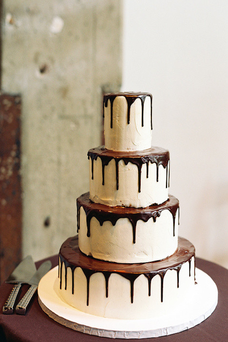 Chocolate Wedding Cake
 10 Tempting Chocolate Wedding Cakes