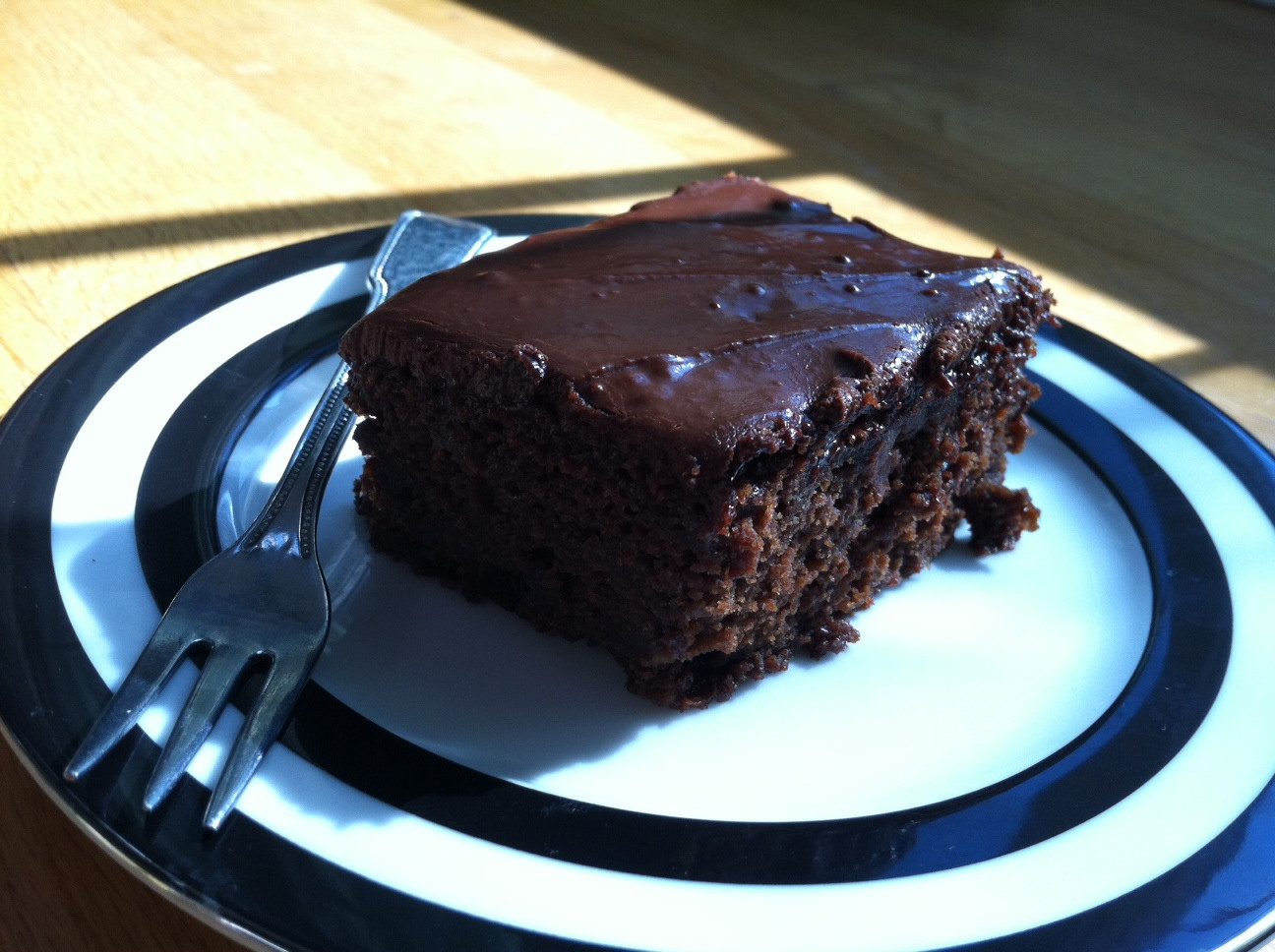 Chocolate Zucchini Cake Recipe
 Fudge y Zucchini Chocolate Cake – sweetpearblog