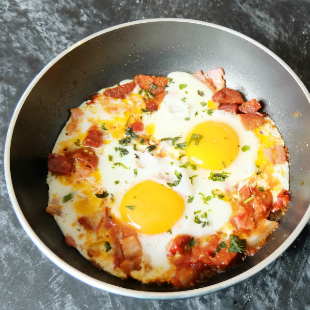 Chorizo Breakfast Recipes
 e Pan Chorizo Egg Breakfast Recipe BIOHACKERS RECIPES