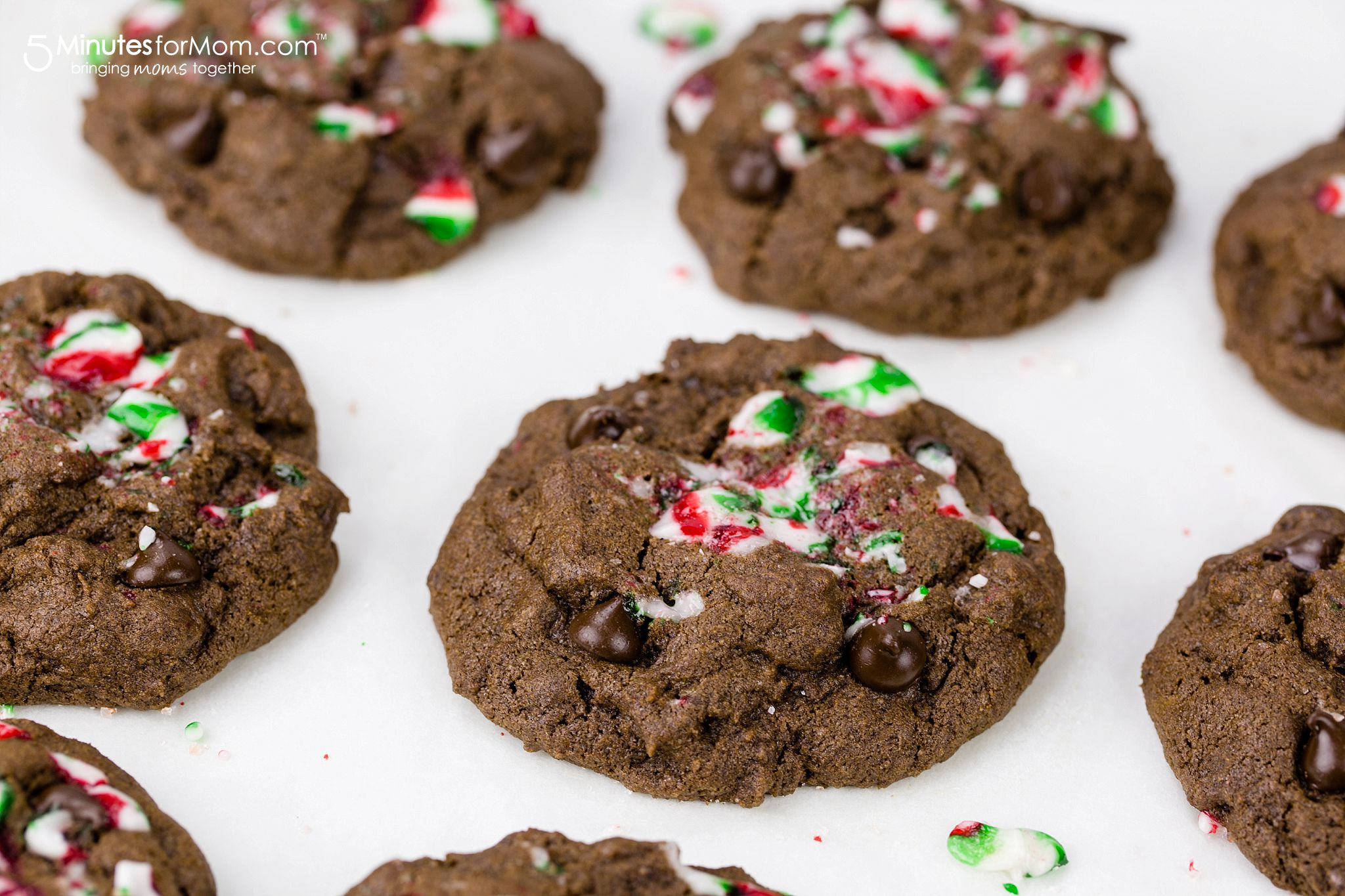 Christmas Chocolate Chip Cookies
 Dark Chocolate Chip Christmas Cookies 5 Minutes for Mom