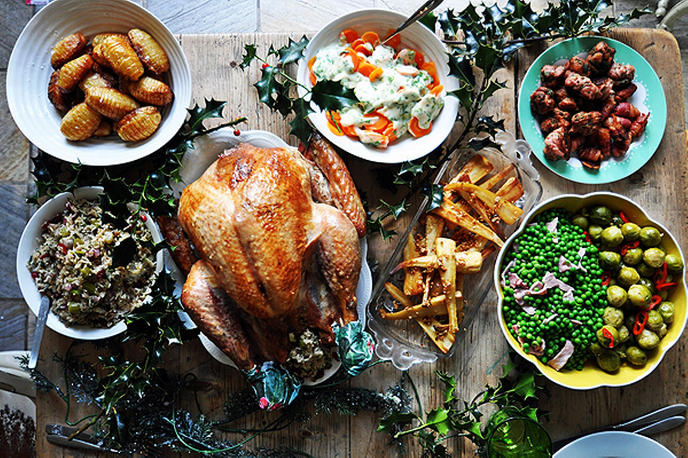 Christmas Dinner In A Can
 Traditional Holiday Feasts Around the World Crave Du Jour