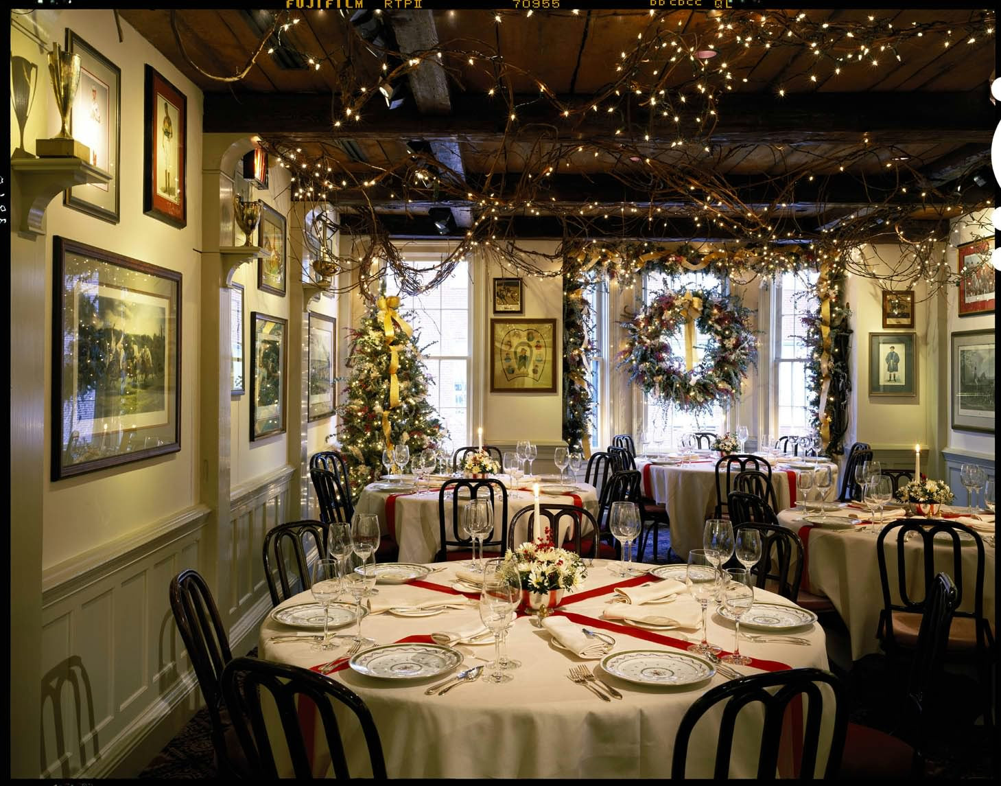 Christmas Dinner Restaurants
 Restaurants fer to Do Holiday Cooking