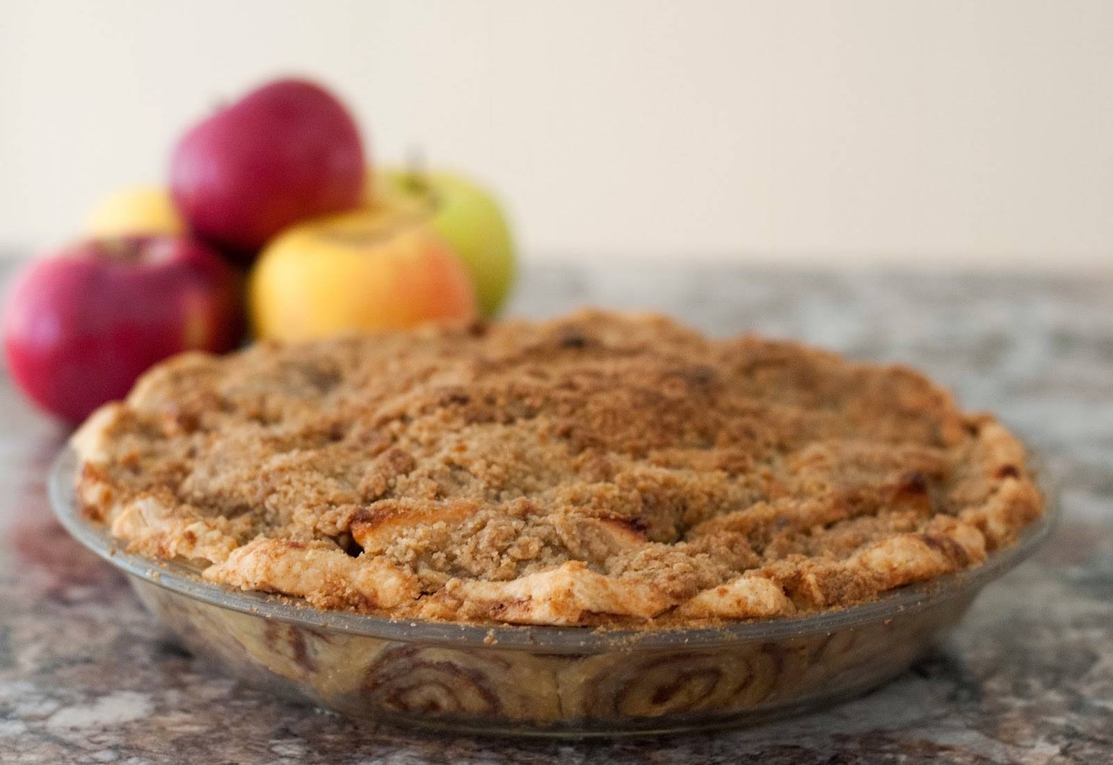 Cinnamon Apple Pie
 Ali à la mode Cinnamon Roll Dutch Apple Pie