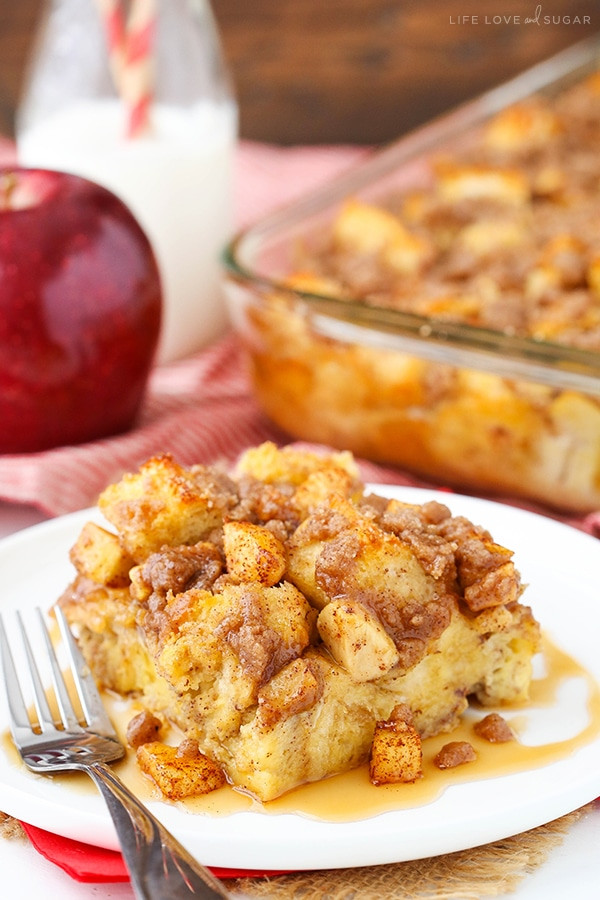 Cinnamon French Toast Casserole
 Overnight Cinnamon Apple Baked French Toast Casserole