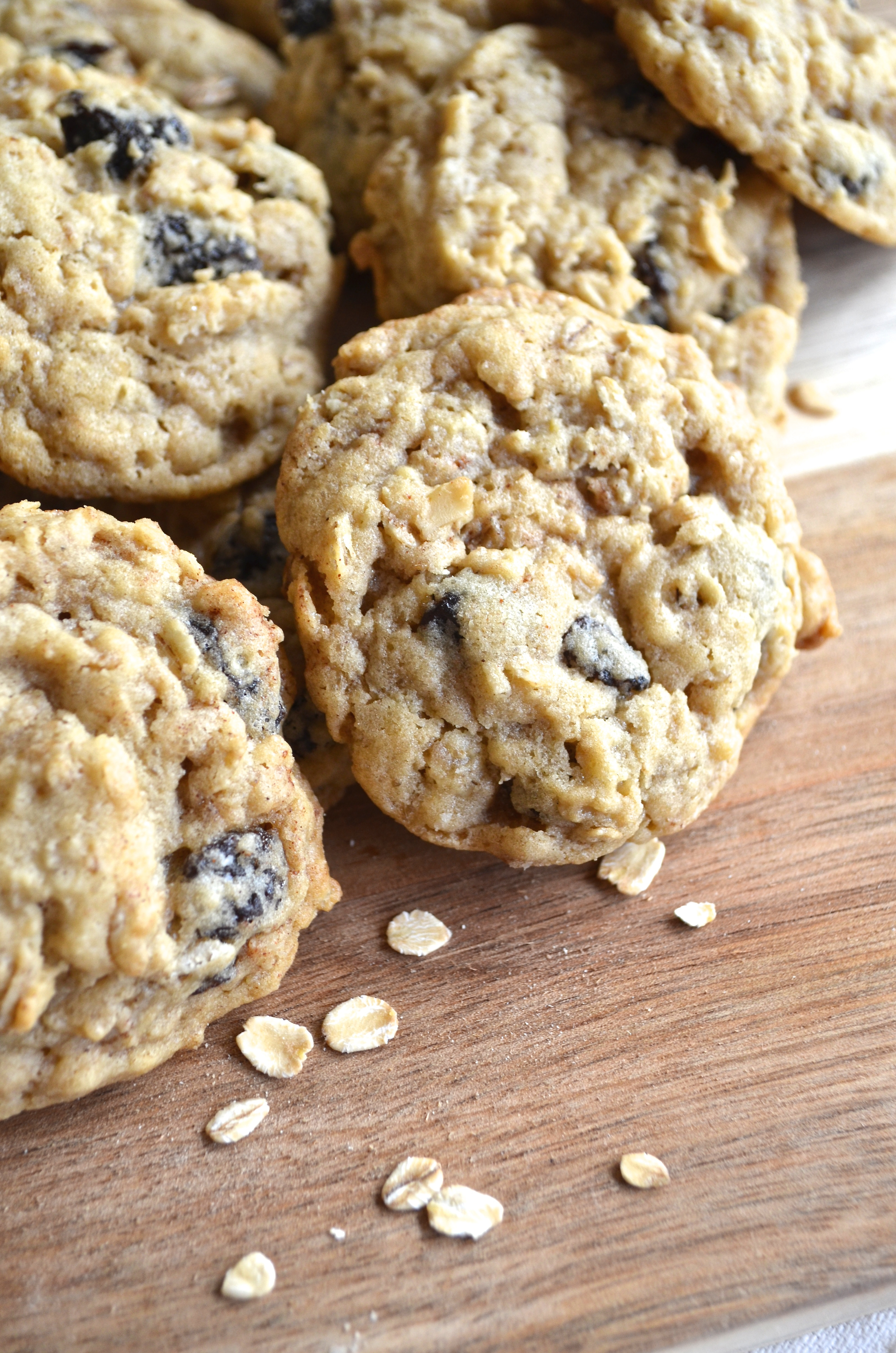 Cinnamon Oatmeal Cookies
 Cinnamon Oatmeal Raisin Cookies