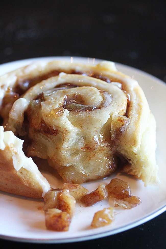 Cinnamon Roll Apple Pie Recipe
 Apple Pie Cinnamon Rolls The Hopeless Housewife