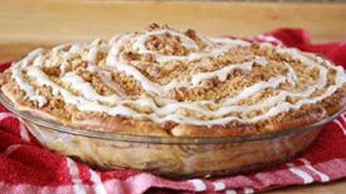 Cinnamon Roll Apple Pie Recipe
 Cinnamon Roll Dutch Apple Pie recipe from Tablespoon