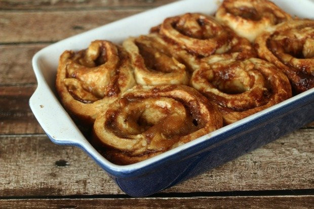 Cinnamon Roll Apple Pie Recipe
 29 Delicious Fall Recipes with Apples Merry About Town