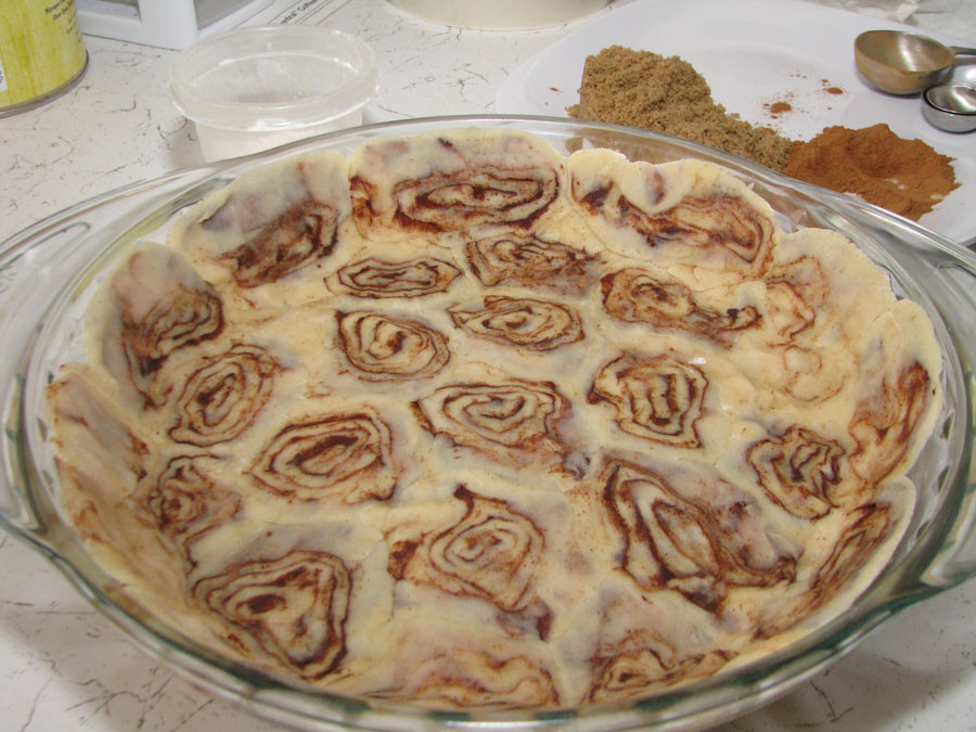 Cinnamon Roll Apple Pie Recipe
 Pinsanity Apple Pie with Cinnamon Roll Crust