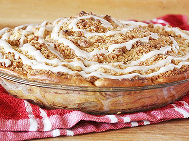 Cinnamon Roll Apple Pie
 apple pie recipe with cinnamon roll crust