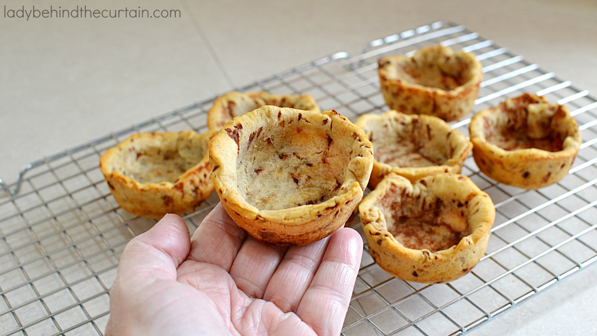 Cinnamon Roll Dessert
 Easy Cinnamon Roll Dessert Cups