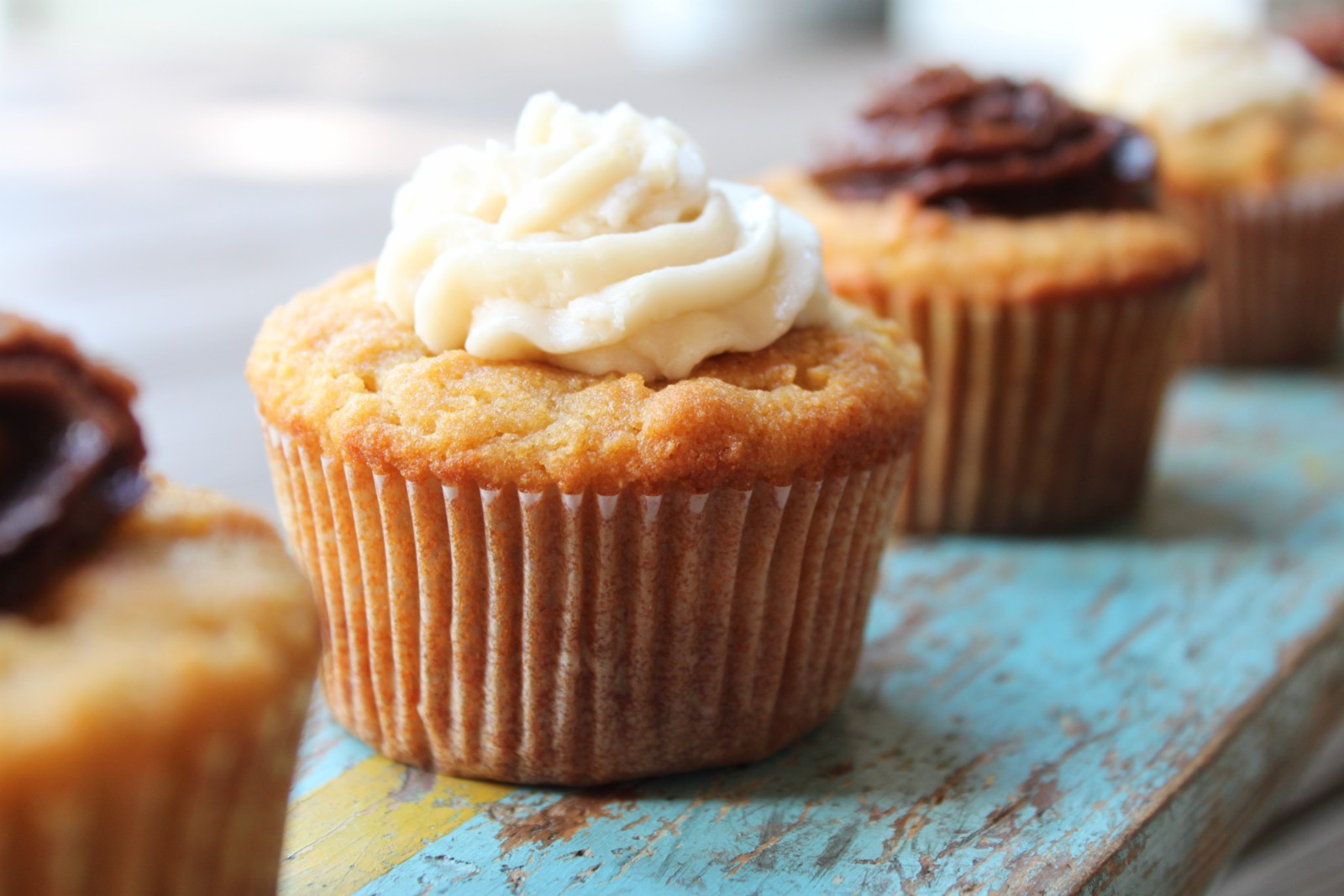 Coconut Flour Cupcakes
 Vanilla Cupcakes with Coconut Flour