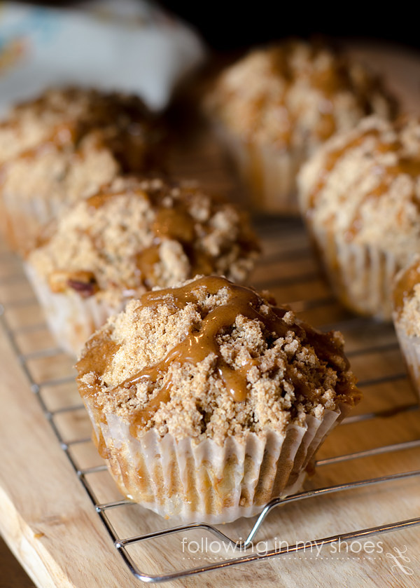 Coffee Cake Muffins
 Apple Biscoff Coffee Cake Muffins