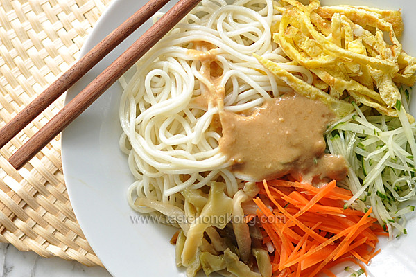 Cold Noodles With Sesame Sauce
 Cold Noodles with Sesame Dressing Chinese Style