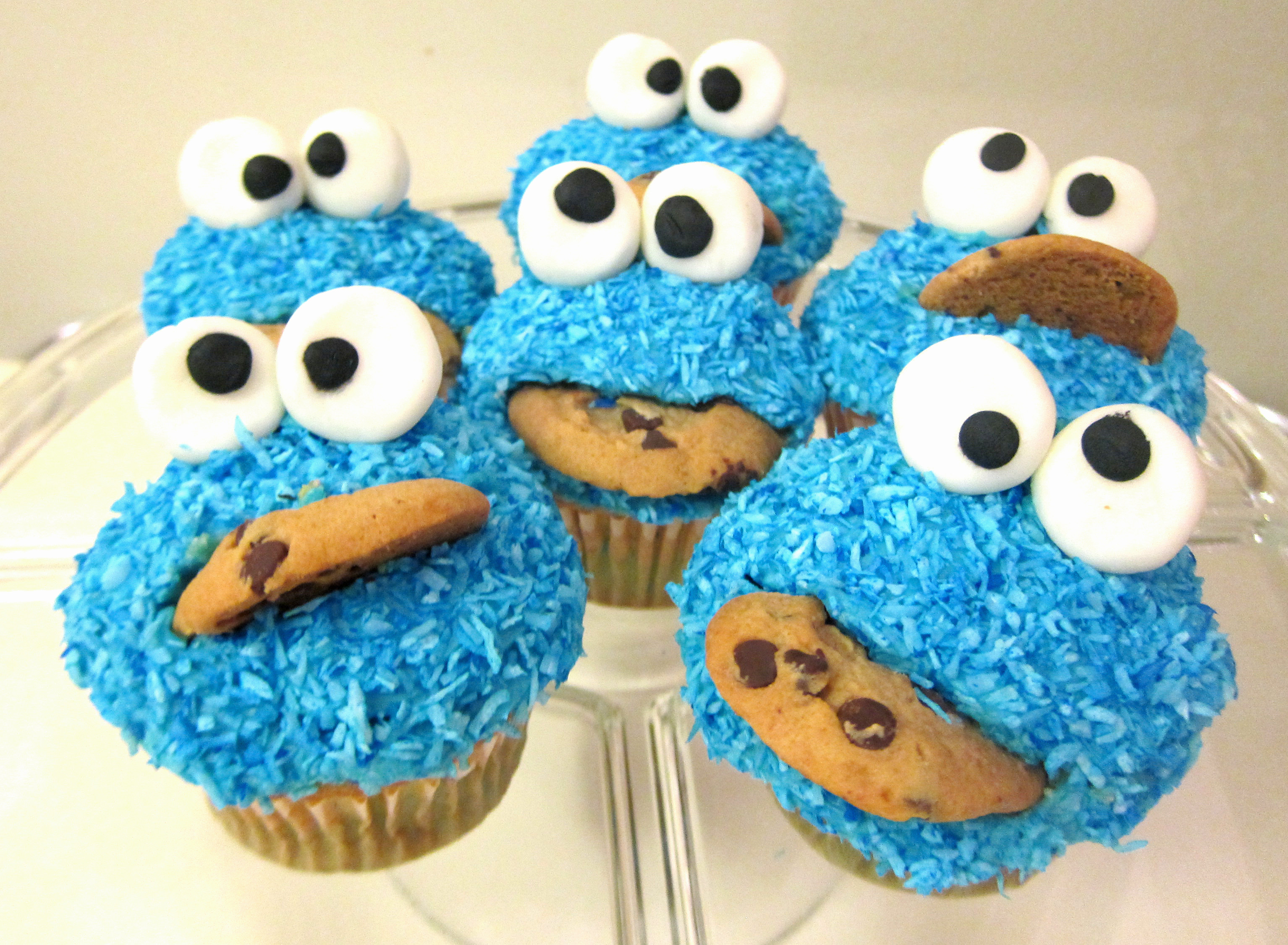 Cookie Monster Cupcakes
 Cookie Monster Cupcake Tutorial