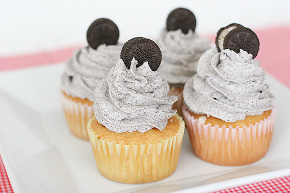 Cookies And Cream Cupcakes
 Cookies and Cream Cupcakes Taste and Tell