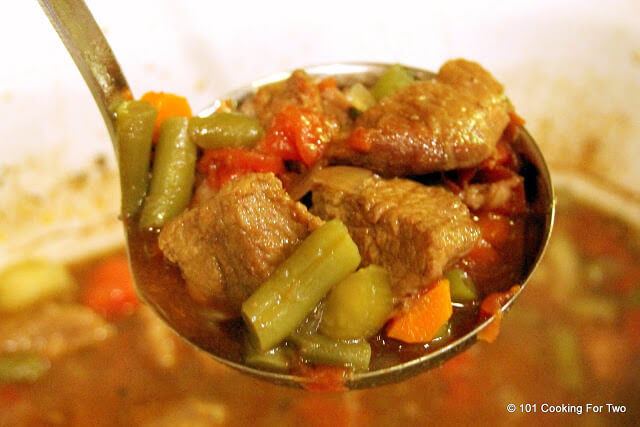 Cooking For Two
 Easy Crock Pot Ve able Beef Soup