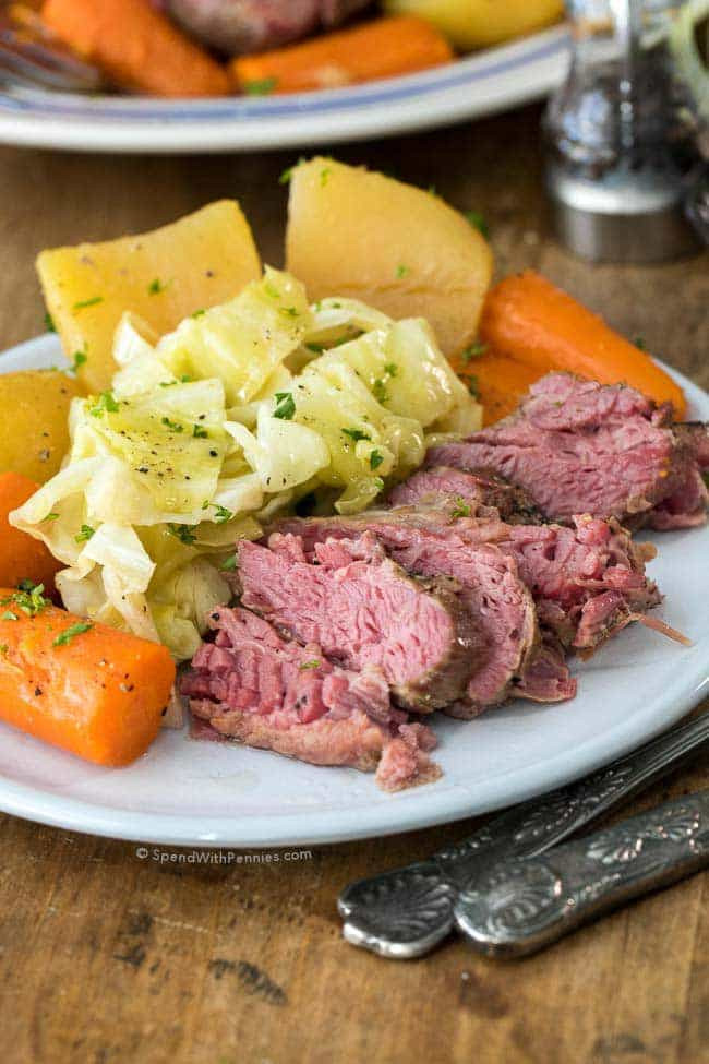 Cornbeef And Cabbage
 Corned Beef and Cabbage Slow Cooker Recipe Video Spend