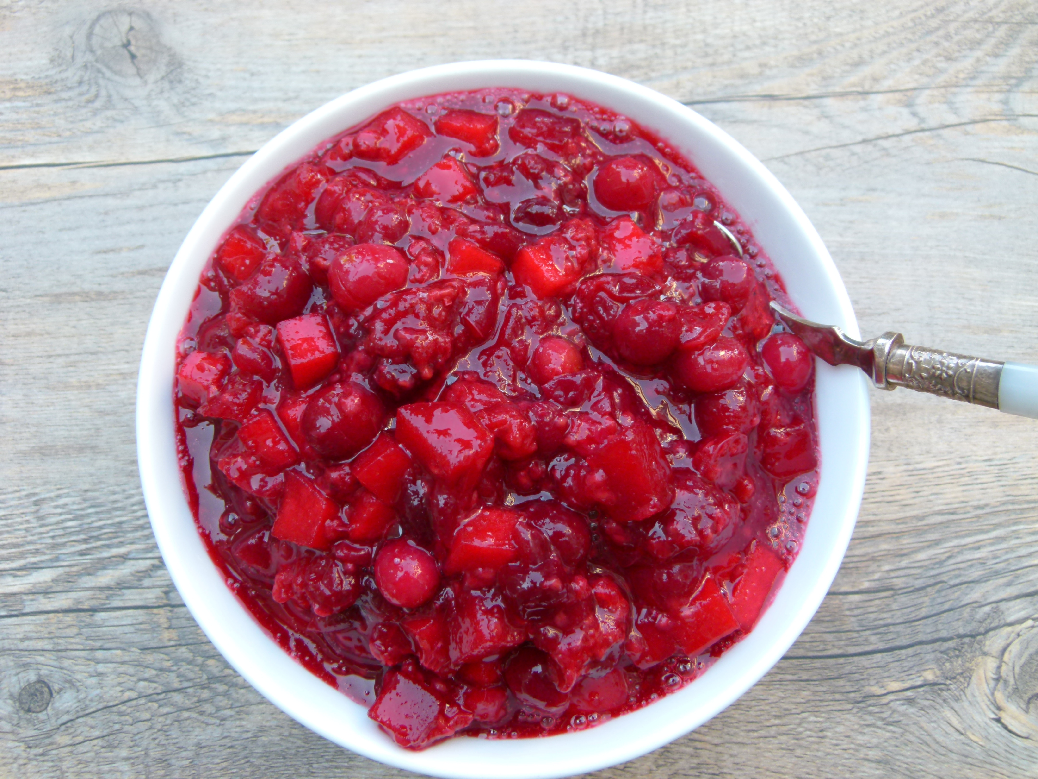 Cranberry Relish Recipes Thanksgiving
 Cranberry Sauce with Apples and Raspberries