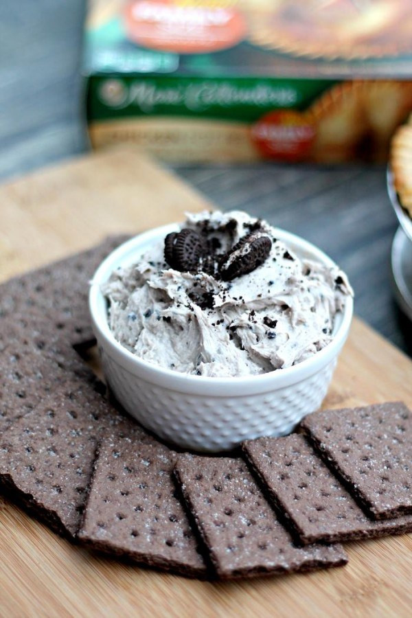 Cream Cheese Dessert Dip
 10 Drool Worthy Dessert Dips