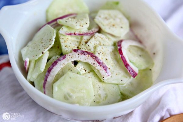 Creamy Cucumber And Onion Salad
 Sour Cream Cucumber and ion Salad