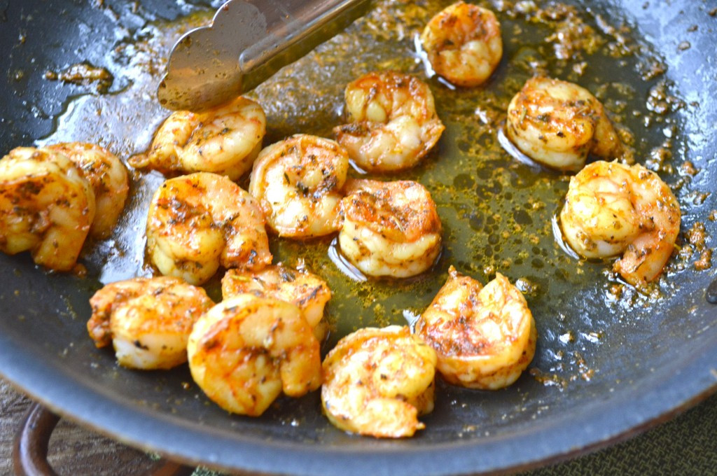 Creamy Shrimp And Grits
 Shrimp and Creamy Cheesy Grits VIDEO Maebells